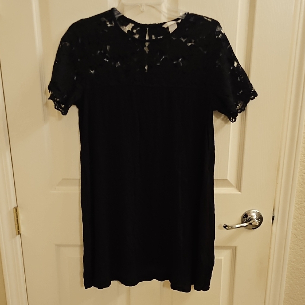 H & M Super Cute Black Shift Dress - Midi/Mini